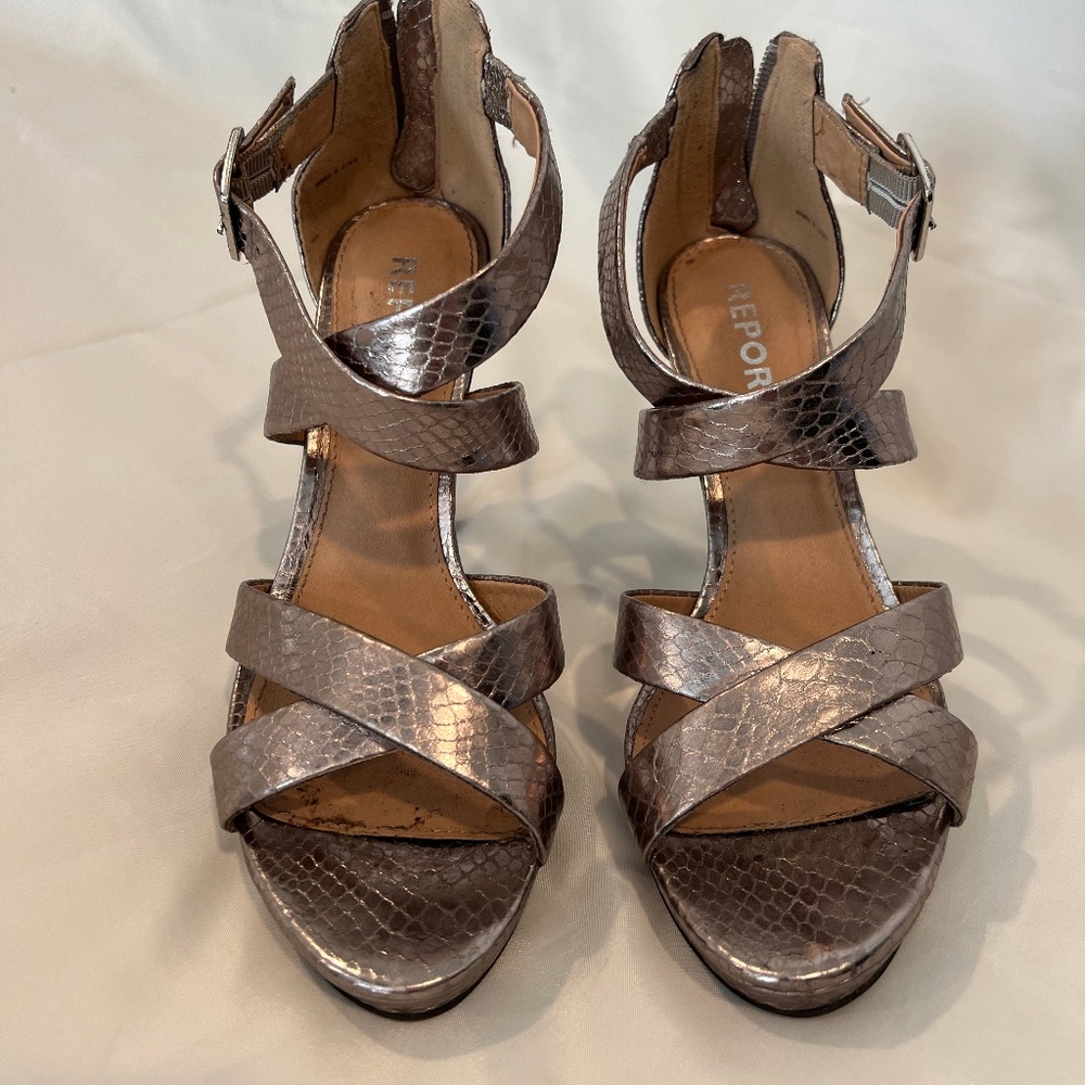 Report Livy Platform Pump Heel Pewter Snakeskin Print Size 8M